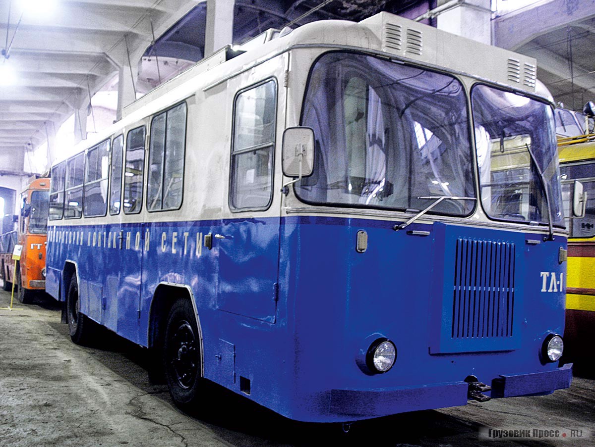Отреставрированный грузовой троллейбус КТГ-1, переоборудованный в своё время в лабораторию контактной сети