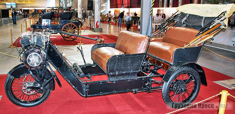 Phänomobil 4/9PS 1911 г. из собрания Политехнического музея. Трёхколёсные автомобили с приводом на переднее колесо, не требующие дифференциала, были широко распространены в Европе, но только не в России!