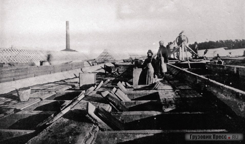 Строительство главного корпуса, 1916 г.