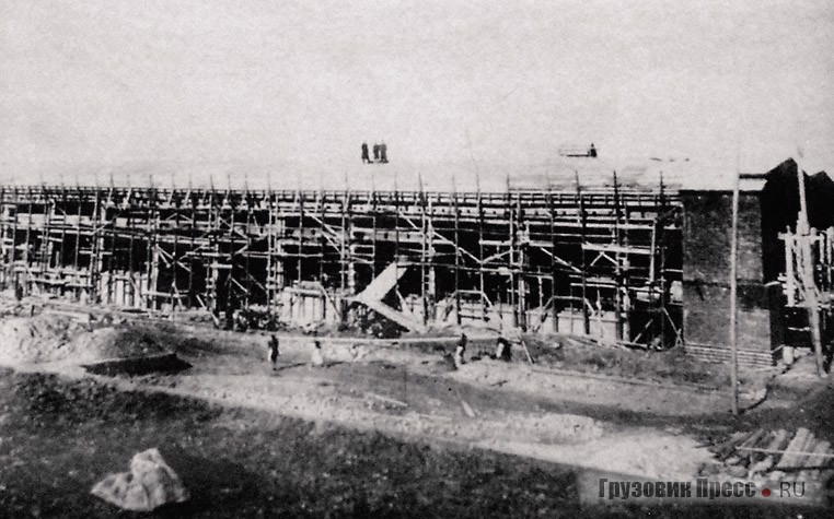 Строительство литейного корпуса, 1916 г.