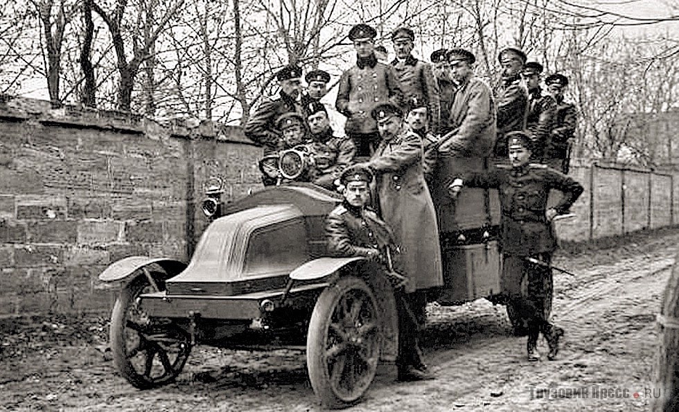 Грузовой автомобиль Renault EP на службе в Офицерской авиашколе в Гатчине (1915–1916 гг.)