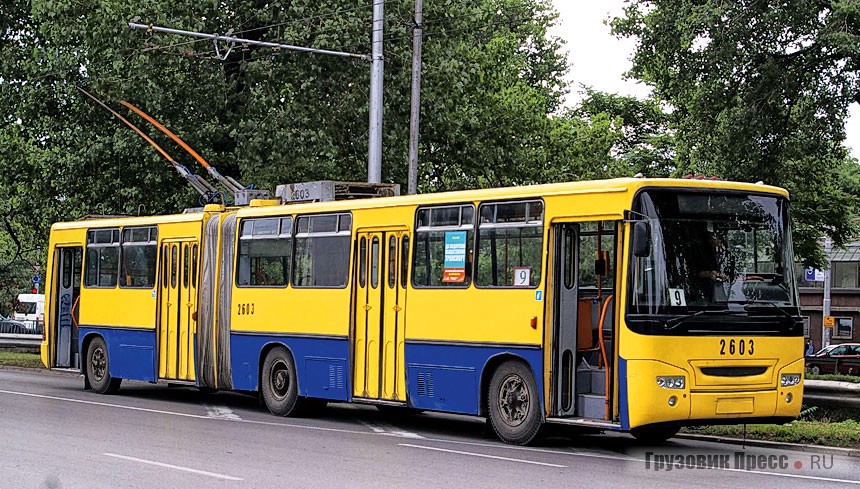 Модернизированный в Софии троллейбус Ikarus 280Т