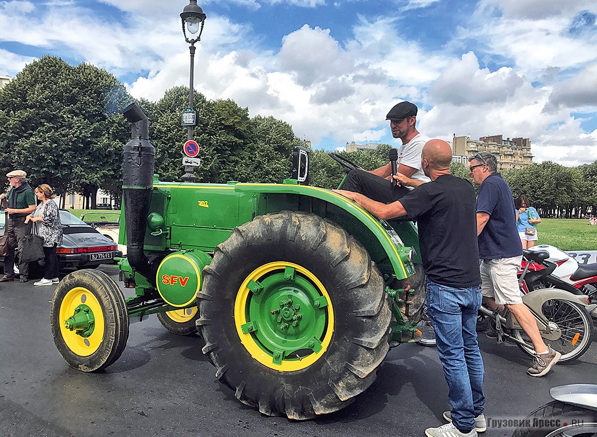 Начиная с 1930 г. французская фирма из Вьерзона выпускала сельскохозяйственные тракторы. Неприхотливый двигатель мог работать на самом дешёвом топливе, даже на отработанном масле. Мощность [b]SFV 302[/b], выпущенного в 1950 г., – 27 л.с.