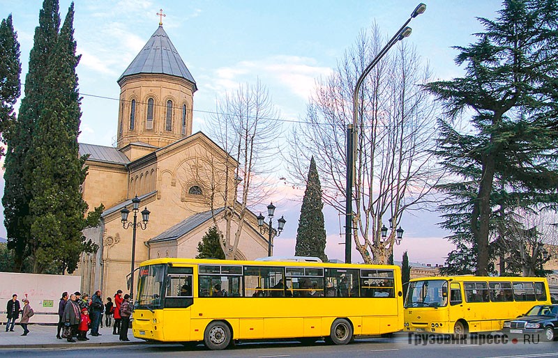 Автобусы «Богдан» на улицах Тбилиси. 2010 г.