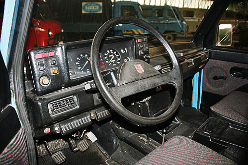 Гражданская версия УАЗ-3170 (1990 г.), унифицированная по кузову и некоторым узлам с УАЗ-3172, называлась «Симбир». Единственный сохранившийся экземпляр этой машины – на родном автозаводе.