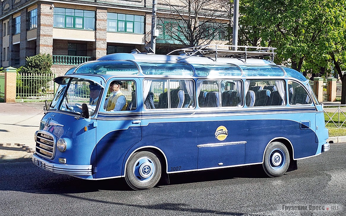 В этом году эстонская делегация расширила своё присутствие за счёт двух доселе не приезжавших «новинок» – из Таллина прибыла [b]Setra S6[/b] 1962 года, купленная в эстонское собрание восстановленным экспонатом из Германии