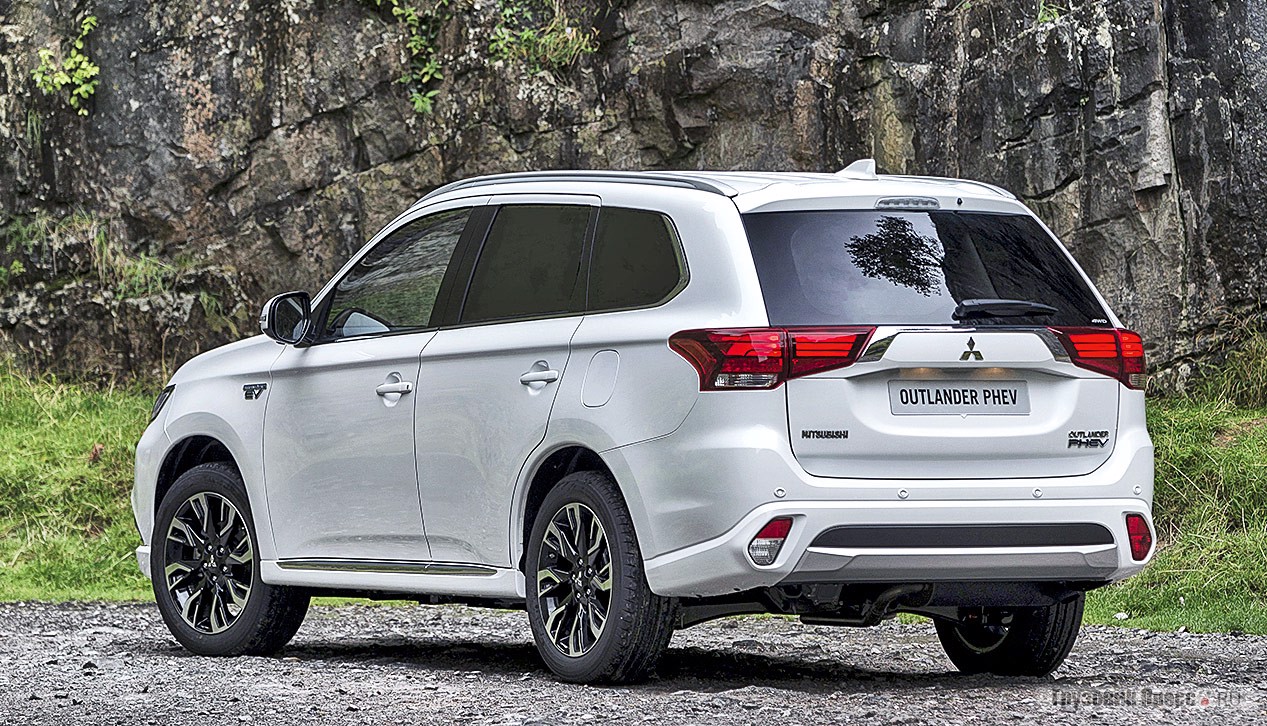 4Work – коммерческий вариант самого популярного в Великобритании «гибрида» [b]Mitsubishi Outlander PHEV[/b] (с 2014 года продано 36 800 штук). Базовая цена составляет 22 879 фунтов стерлингов включая 7255 фунтов 20-процентной субсидии