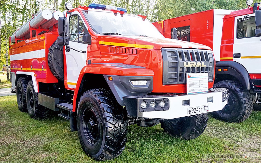 Две новые автоцистерны завода УСПКТ: [b]АЦ 5,8-70 (5557) 004-МИ мод. P7N040[/b] на шасси «Урал-5557&nbsp;Next»