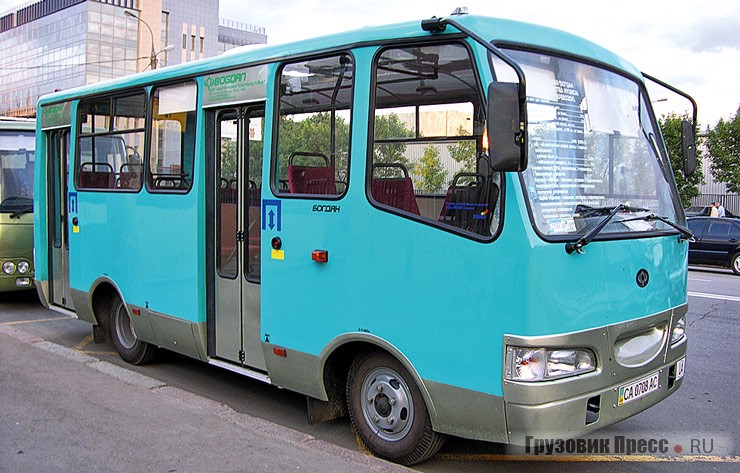 Автобус особо малого класса [b]«Богдан А-068»[/b], который был агрегатирован дизельным двигателем Hyundai D4AF и представлен в Москве на выставке МИМС-2005