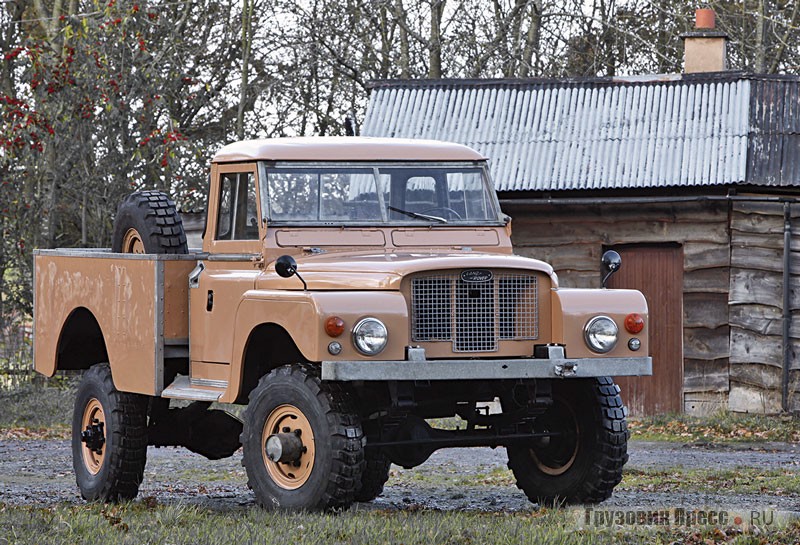 Прототип Land-Rover 129 Series II грузоподъёмностью 30 cwt или 1524 кг. В 1960 г. построили шесть таких «полуторок»