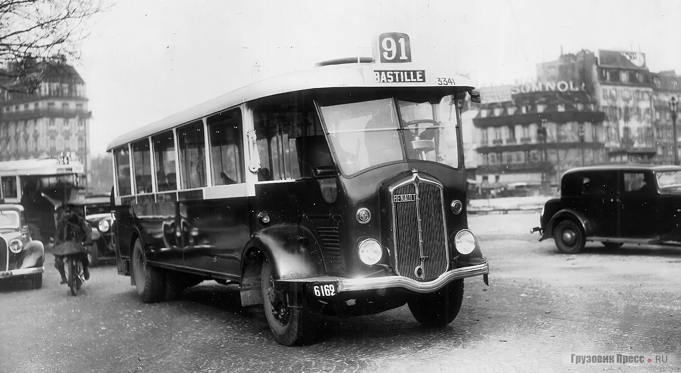 50-местный городской автобус Renault TN4HP появился в 1936 г. в результате сотрудничества с STCRP (Société des Transports en Commun de la Région Parisienne – транспортного управления Парижа и пригородов). Всего построено 410 штук. Последний сошёл с маршрута в 1971 г.