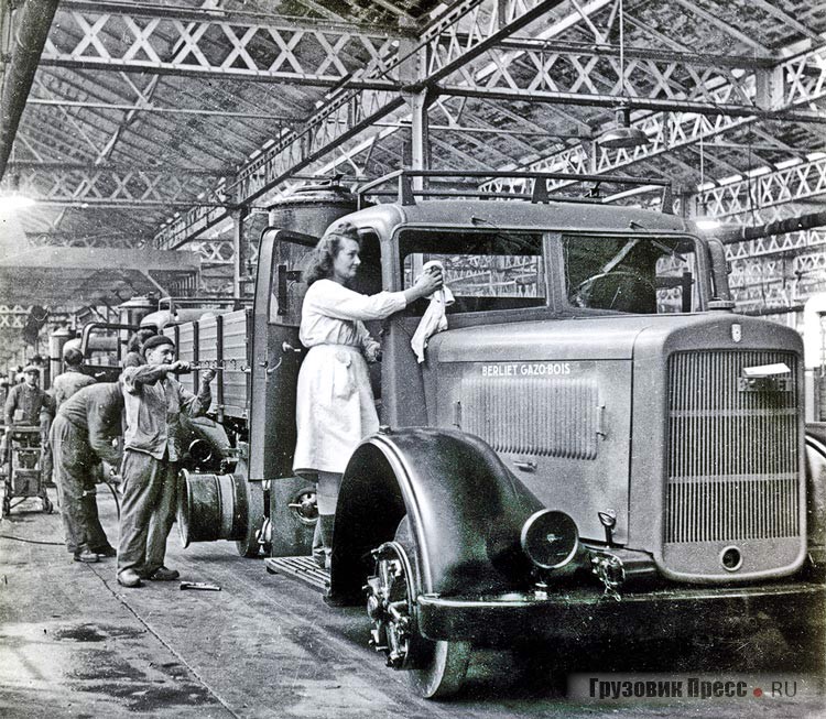 Из выпуска грузовиков Berliet времён оккупации основное количество (5000 штук) составили «газогены» на основе моделей VDC грузоподъёмностью 5,5 т и GDR грузоподъёмностью 7,5 т