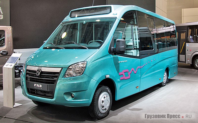 Низкопольный 6,6-метровый электробус малого класса ГАЗ-А68R5E «Вахтан» выполнен в 16-местном варианте с 13 креслами и местом для колясок
