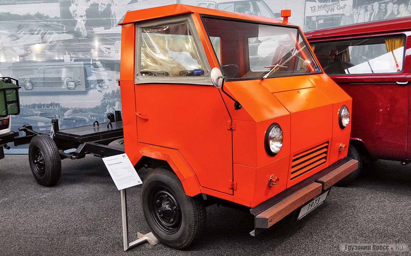 Volkswagen разрабатывал «Базовый транспортёр» как сверхдешёвый грузовик для развивающихся стран. [b]Volkswagen Basis-Transporter EA 489[/b] был дешёвым и простым в постройке и эксплуатации: плоские панели кузова, целлулоидные окна. Рама позволяла удлинять шасси, а «воздушник» от «жука» в передней части под кабиной позволил сделать шасси ещё более универсальным. <br />Прототип 1973 года реализовался в серийную модель и выпускался на заводе в Ганновере в виде CKD-комплектов. Комплекты для сборки тут же отправляли в Южную Америку, Юго-Восточную Азию и Океанию. Наибольшее распространение ЕА 489 под названием Trakbayan (сельская тележка) получил на Филиппинах, в Индонезии – Mitra (партнёр), в Турции – просто EA 489 и в Мексике под именем Hormiga (муравей). Всего в Ганновере и в других странах в 1975–1979 гг. было собрано порядка 6200 машин. В Финляндии в 1975–1976 гг. фирма Wihuri изготовила под маркой Teijo около сотни аналогичных грузовичков конструкции Макса Юханссона, которые значительно отличались от VW