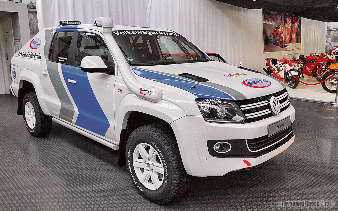 [b]Полноприводный пикап Volkswagen Amarok[/b], доработанный для гонок немецкой компанией Seikel – поставщиком разного рода аксессуаров для полноприводных и коммерческих VW