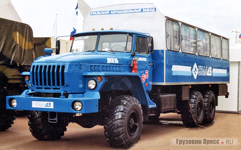 Перед пробегом в Якутию автомобиль-офис «Урал-3255» дебютировал на МИМС-2000