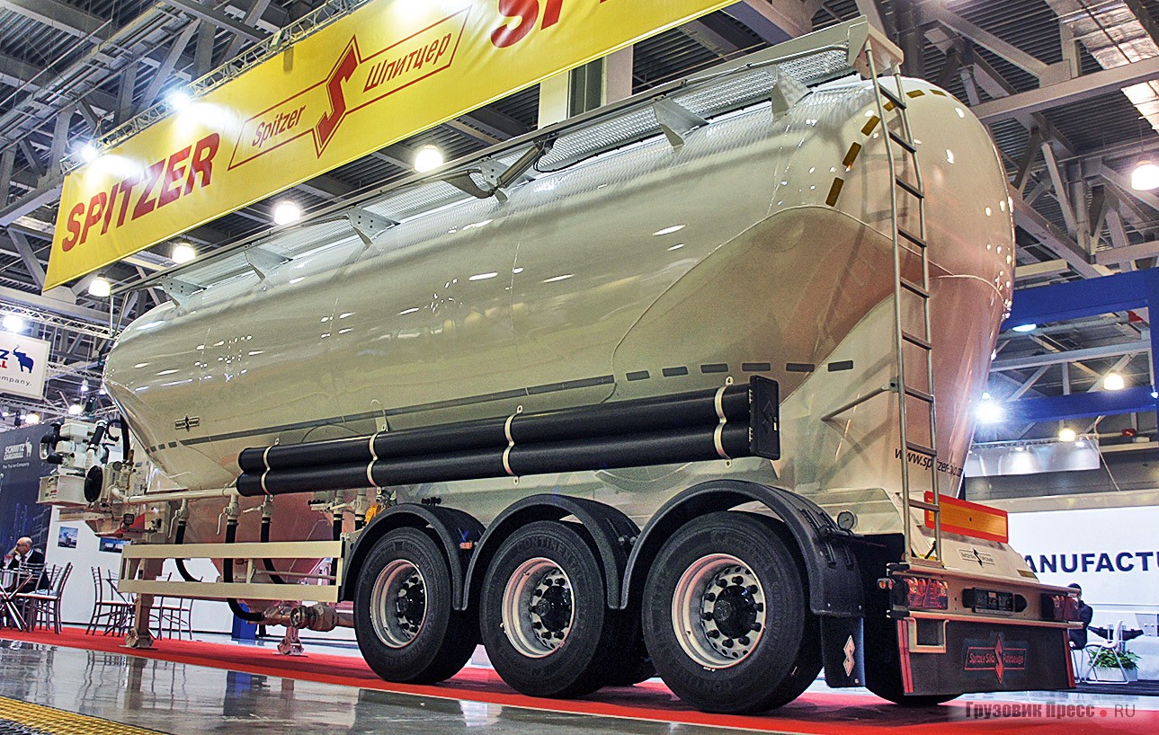 Специализация [b]Spitzer Silo[/b] – цистерны для перевозки сухих сыпучих смесей