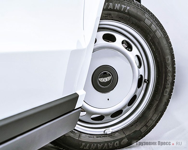 Благодаря большому углу поворота колёс VN5 имеет лучший в своём классе диаметр разворота 10,1 метра