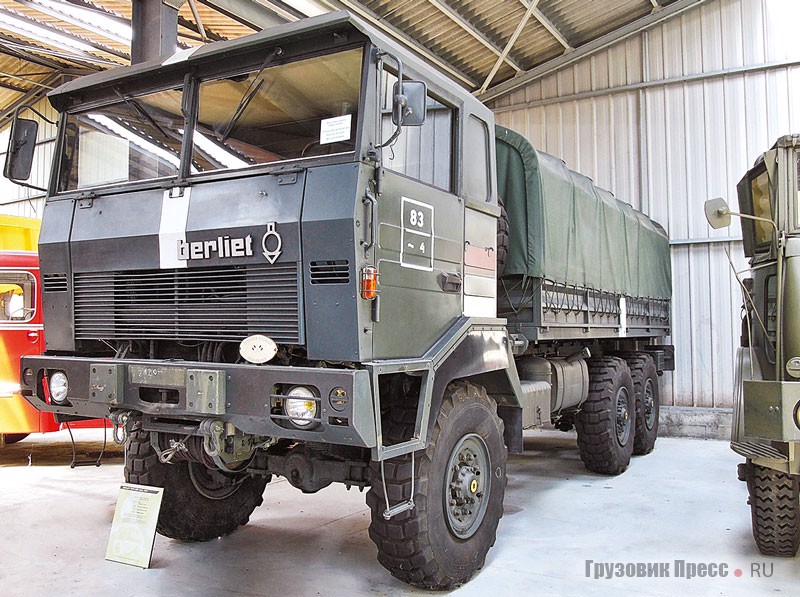[b]Армейский грузовик Berliet Type GBD 6X6 (1973 г.)[/b] оснащался 6-цилиндровым, 8,82-литровым турбодизелем максимальной мощностью 176 л.с. Мотор агрегатировался с 6-скоростной трансмиссией. Это транспортное средство под названием TRM 10000 изготовлено специально для французской армии