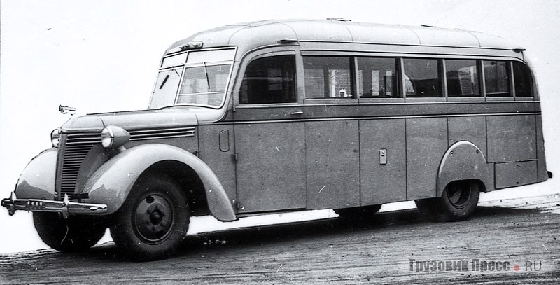 Эталонный автобус ЗИС-16 являлся примером подражания для многих местных автобусостроителей