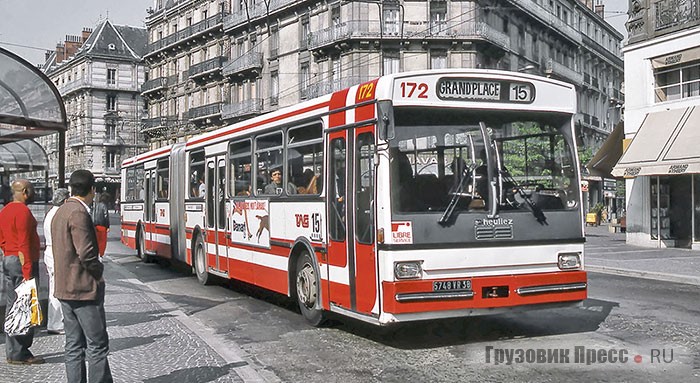 Автобус Heuliez O305G HLZ был построен на шасси Mercedes-Benz O305G