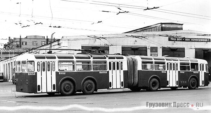 ТС-2 в 1-м троллейбусном парке