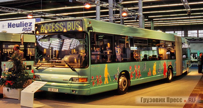   Автобус Heuliez GX417 на Парижской выставке Exposition UITP. 1995 год