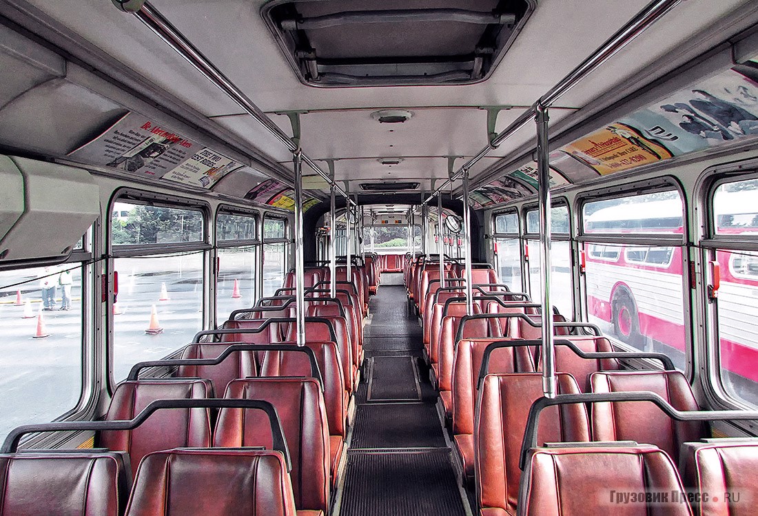 Салон автобуса MAN SG 220