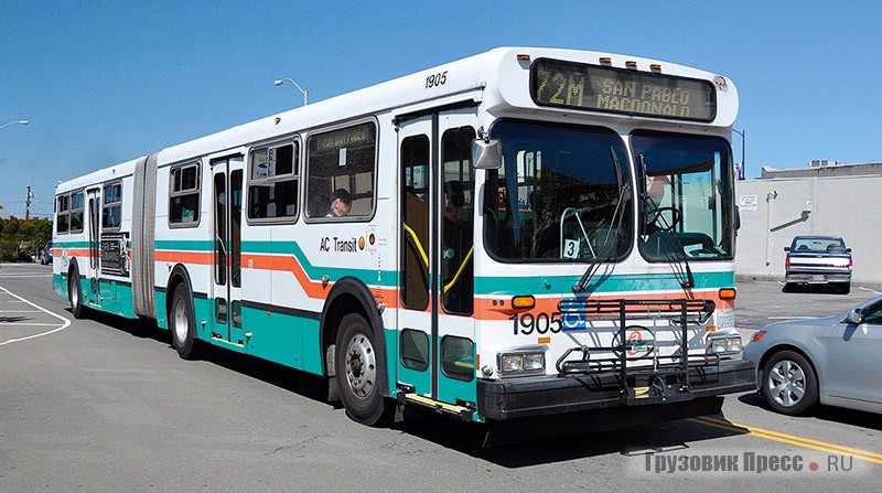 Автобус New Flyer D60 в ливрее транспортной компании AC Transit