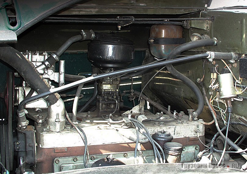 Оригинальный двигатель (вид слева)