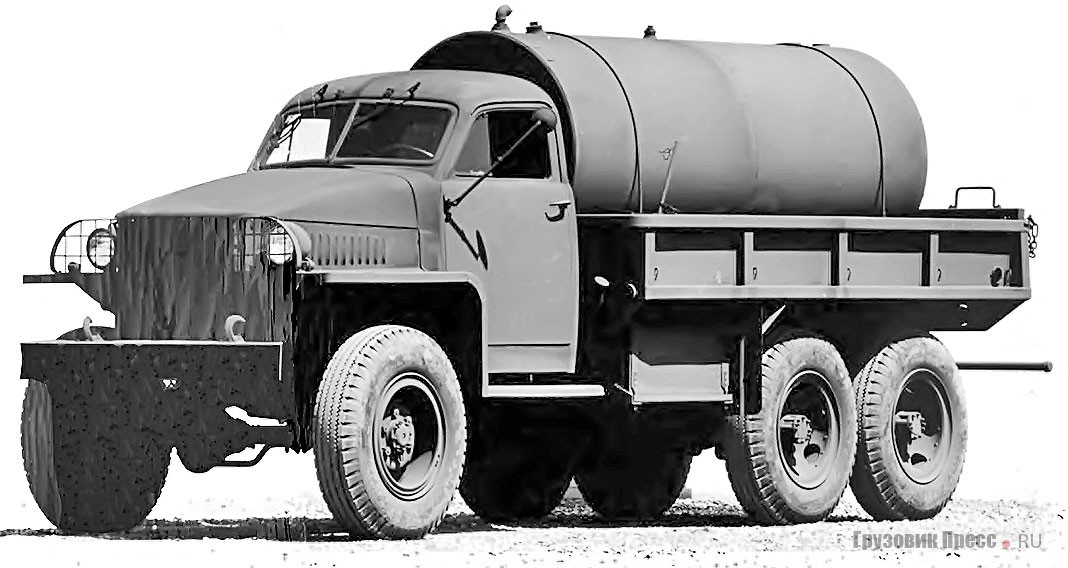 Экспериментальный Studebaker US6 (U3) для пустынных районов с односкатной ошиновкой в 1943–1945 гг. работал на испытательном полигоне фирмы