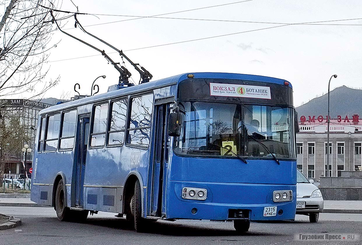 Китайские троллейбусы  Shenfeng SY-D60C работают только на 4-м маршруте. Их нумерация начинается с 32 серии