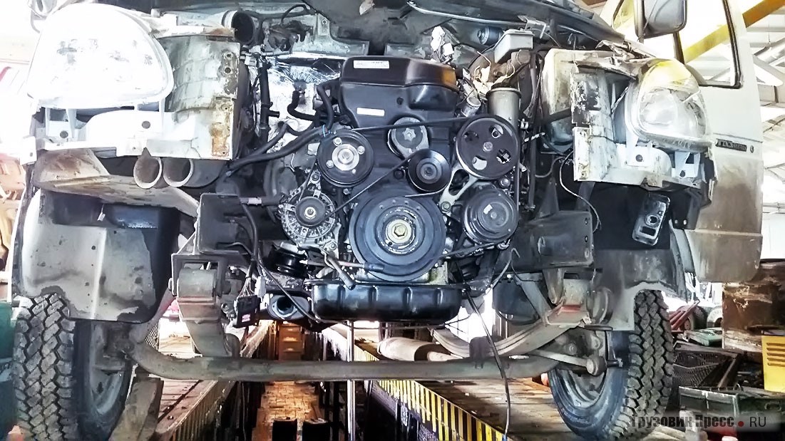 Рядный 6-цилиндровый двигатель Toyota 1JZ GE вольготно чувствует себя в моторных отсеках «ГАЗели», причём как поколения «Бизнес», так и нового Next
