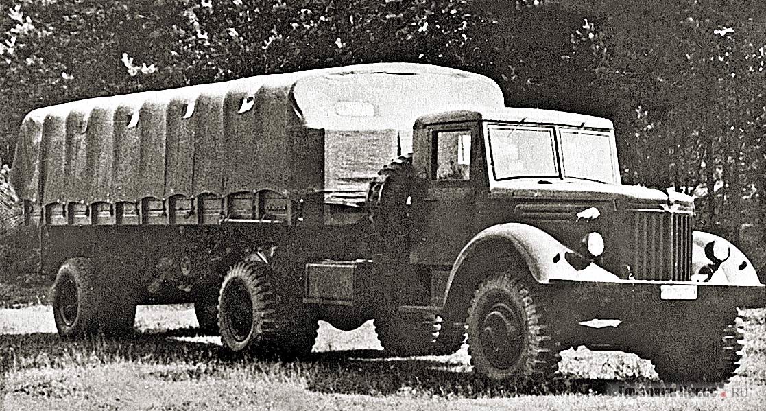 Разработанный для военных седельный тягач МАЗ-501В с полуприцепом МАЗ-5245Б грузоподъемностью 12,5 т. 1958 г.