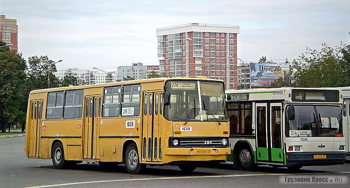 [b]260.37 (условно – тип 1; в среде любителей – «280К»).[/b] Машина с тремя дверьми и задней площадкой, практически полностью повторявшая оригинальный Ikarus 260. Впрочем, индекс, указанный на заводской табличке, соответствовал истине далеко не всегда – он присваивался любому «обрубку» вне зависимости от модификации исходной машины, и потому они могут оказаться очень разными. Такие машины предназначались для рейсовых пассажирских перевозок.