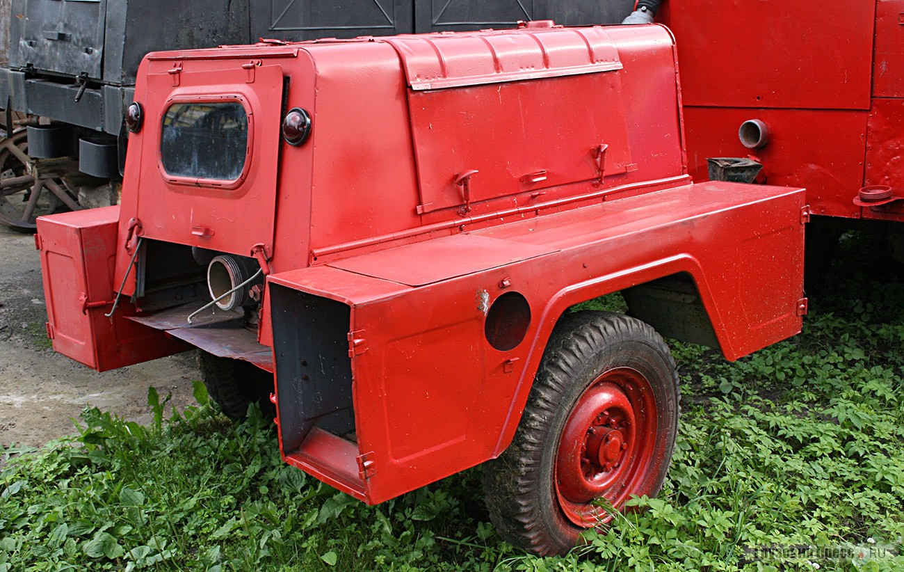 [b]Пожарная автоцистерна АЦУ-20(63)-60[/b] Варгашинского завода ППСО на шасси ГАЗ-63 и [b]прицепная мотопомпа МП-1600[/b]