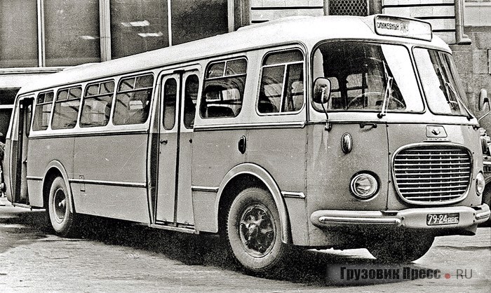 Иногда встречались в СССР и более редкие городские 706RТO-МЕХ. Данный экземпляр в начале 1970-х использовали в качестве служебного на Ярославском моторном заводе