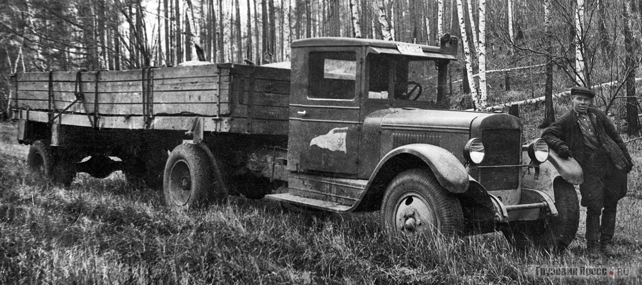 Переделанный в ЦАМ «Золототранса» из бортового грузовика Я-5 седельный тягач, с изготовленным там же полуприцепом модели 3Т. Якутский тракт. 30-е годы.