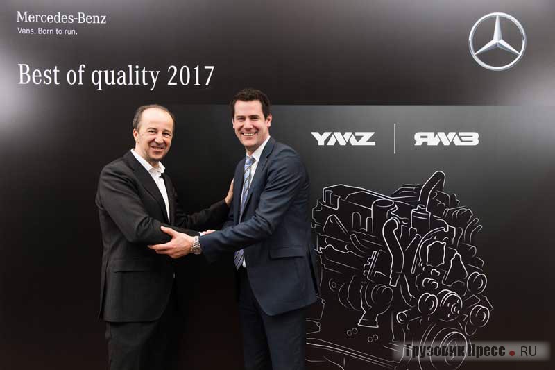 Слева направо: Гюнтер Хайден, Исполнительный директор «Группы ГАЗ», Директор Дивизиона «Автокомпоненты», и Андреас Райн, Руководитель отдела контроля качества Mercedes-Benz Vans