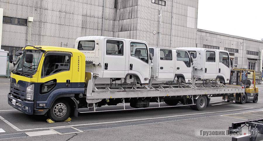 Удлинённое шасси Isuzu Forward FRR90S2 с колёсной базой 9,6 м (!) среднего класса грузоподъёмностью всего 4400 кг