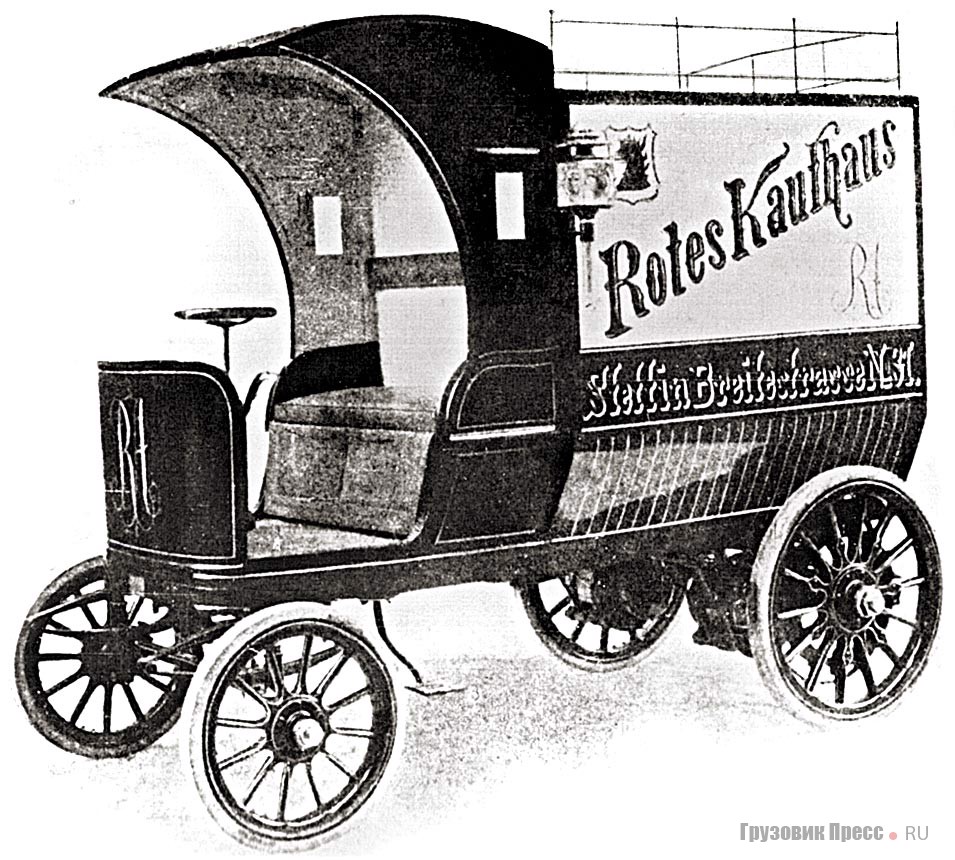 Аккумуляторный товарный фургон Stoewer Elektro-Lieferungswagen выпуска 1900 г. оснащался двумя электромоторами мощностью по 3,2 л.с. Каждый из них приводил в действие по одному ведущему колесу. На этом шасси строились и лёгкие электрические омнибусы