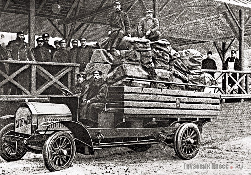 Почтовый грузовик Stoewer L4 I 28/32 PS, бортовой кузов машины изготовлен в России. Санкт-Петербург, 1907 г.