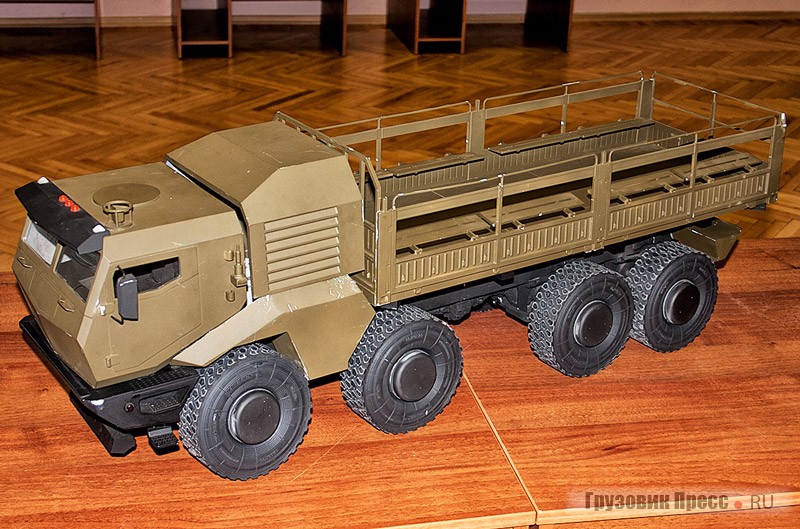 Масштабная модель перспективного защищённого грузового автомобиля 8х8 семейства «Тайфун-К»