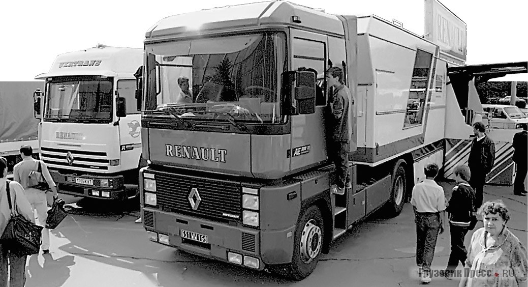Премьера на MIMS’92: Renault Magnum AE500 Ti (4x2) с передвижным офисом и седельный тягач Major 385a Ti (4х2) «Укртранса» из поставки 1992 г. В предыдущей статье он неверно указан как ввезённый в конце 1980 г.