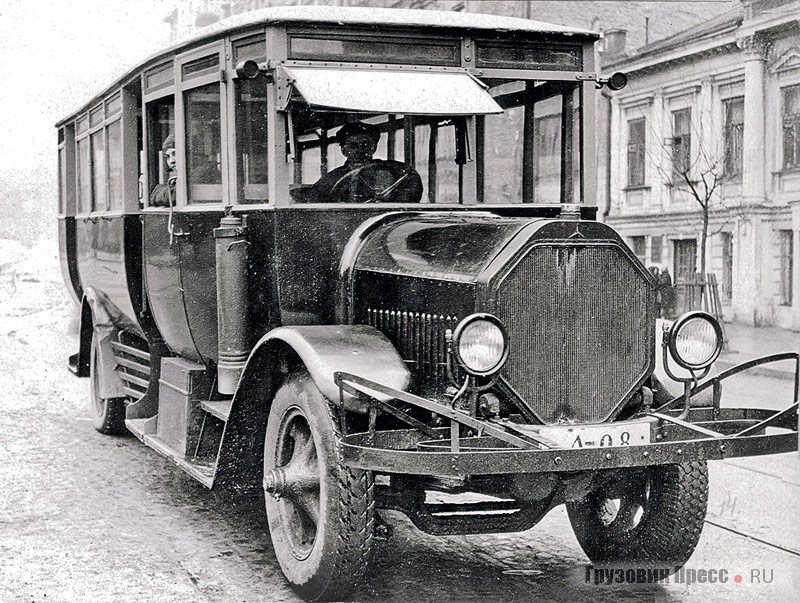 Автобус Daimler DC 3d в Киеве. 1927 г.