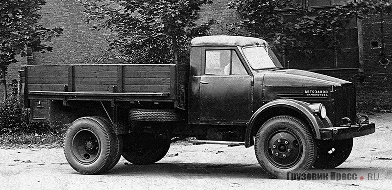 Эталонный экземпляр ГАЗ-51 с деревянной кабиной, 1945 г.