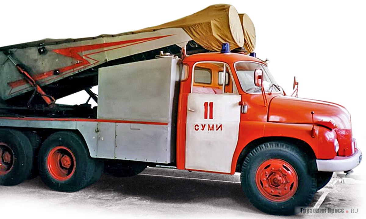 Пожарный автомобиль газоводяного тушения АГВТ-300 на шасси Т-138, изготовленный рационализаторами техотряда г. Сумы (Украина) в середине 1970-х