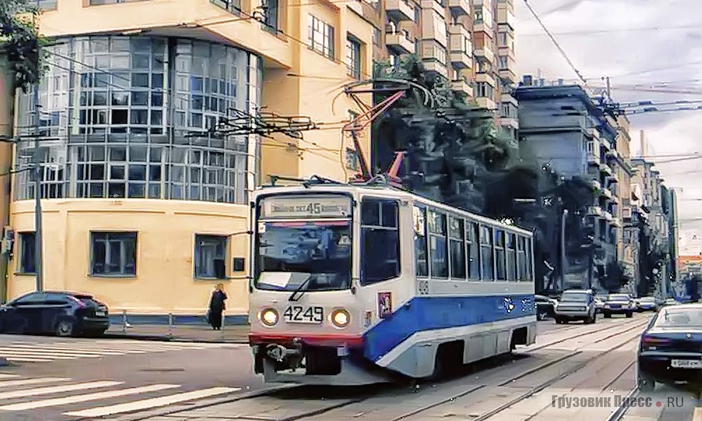 Усть-катавские вагоны 71-608КМ были созданы в 1994 г. с учётом замечаний московских трамвайщиков
