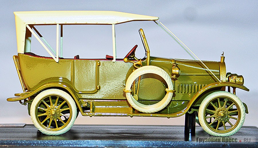 «Руссо-Балт» E 15/35 HP «Торпедо», 1914 г. Изготовитель: студия «ИмпериалЪ» по заказу фирмы «Кмет», г. Москва. Масштабная модель похожа на машину этого типа лишь отдалённо