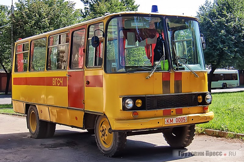 Специальный автобус модели 53Г1 Ворошиловградского опытно-экспериментального завода горноспасательной аппаратуры и оборудования